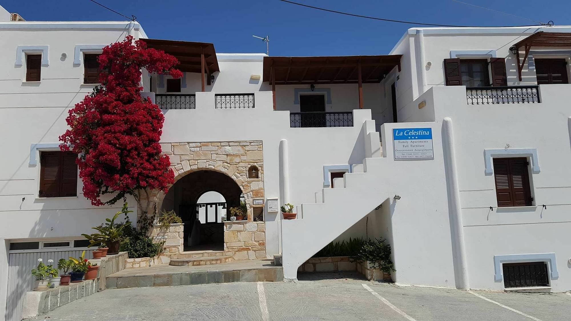 La Celestina Apartments Науса Экстерьер фото